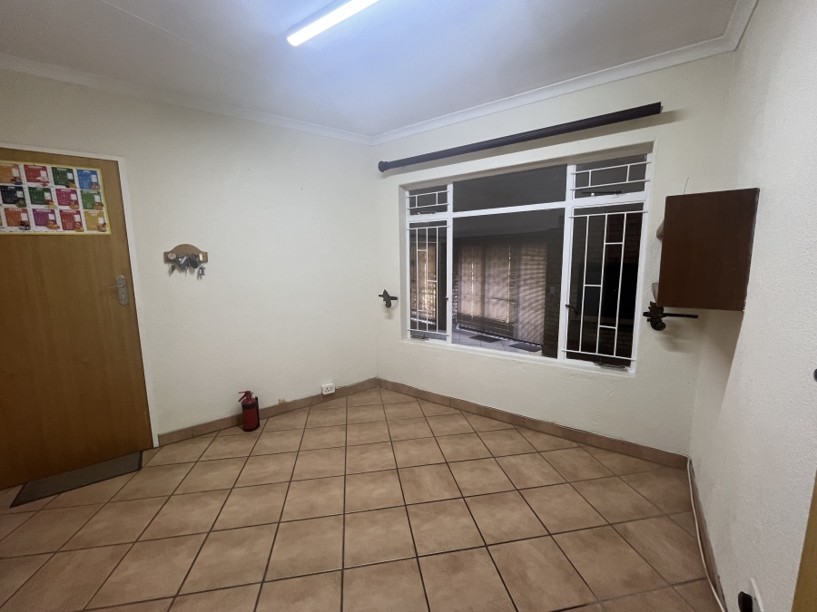 4 Bedroom Property for Sale in Kannoniers Park North West